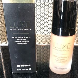 Glo•minerals LUXE liquid foundation